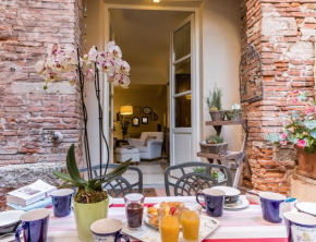 Отель La Delizia Central Apartment  Лукка